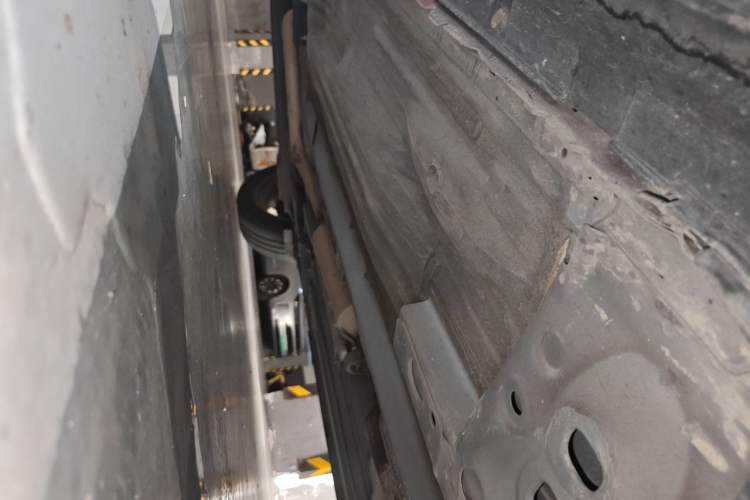 Used Nissan Kicks 2018 1.5L CVT Smart Connect Deluxe Edition Chassis Front Right