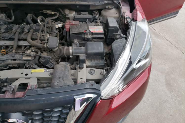 Used Nissan Kicks 2018 1.5L CVT Smart Connect Deluxe Edition Engine Bay Left