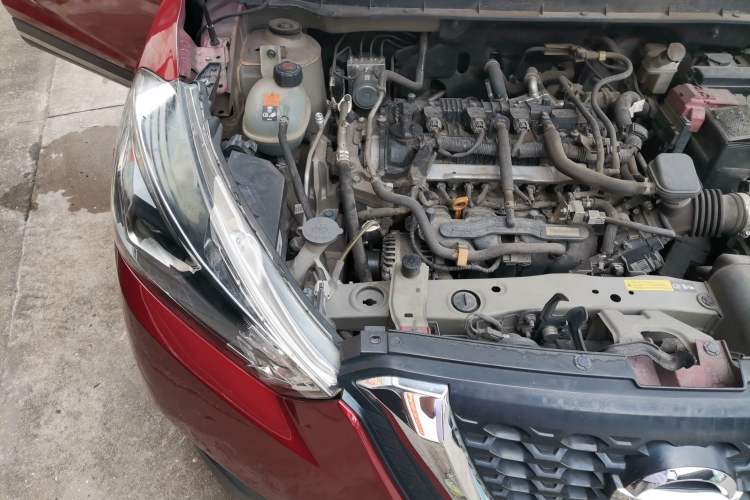 Used Nissan Kicks 2018 1.5L CVT Smart Connect Deluxe Edition Engine Bay Right