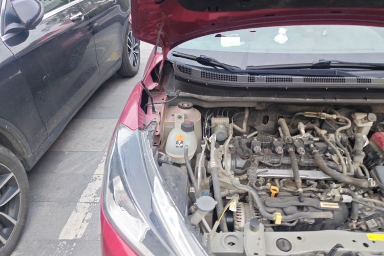 Used Nissan Kicks 2018 1.5L CVT Smart Connect Luxury Edition Engine Bay Right