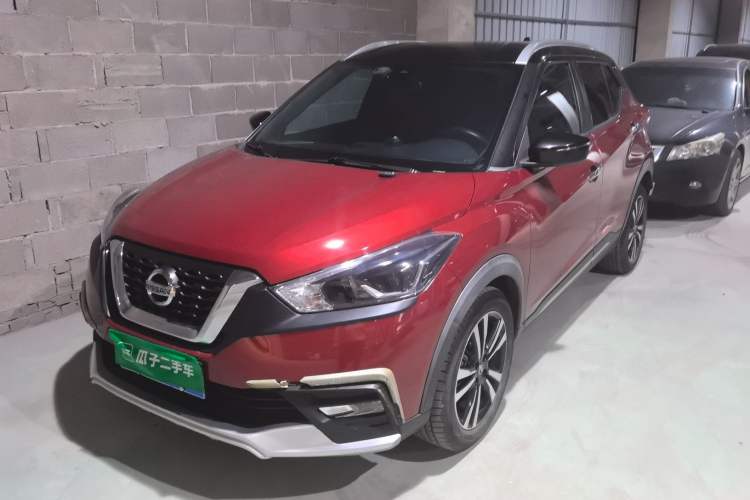 Used Nissan Kicks 2018 1.5L CVT Smart Connect Luxury Edition Exterior 2
