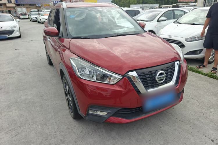 Used Nissan Kicks 2018 1.5L CVT Smart Connect Luxury Edition Exterior 2