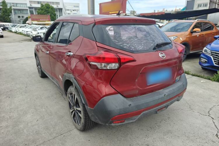 Used Nissan Kicks 2018 1.5L CVT Smart Connect Luxury Edition Exterior 3