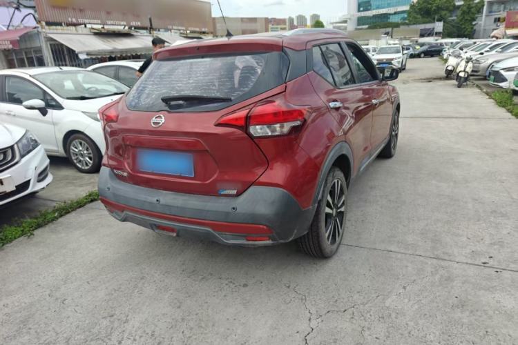 Used Nissan Kicks 2018 1.5L CVT Smart Connect Luxury Edition Exterior 5
