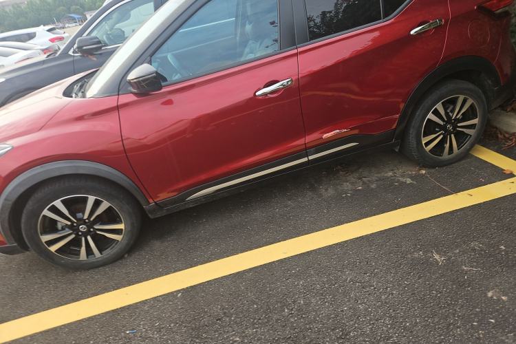 Used Nissan Kicks 2018 1.5L CVT Smart Connect Luxury Edition Exterior 5