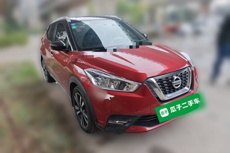 Used Nissan Kicks 2018 1.5L CVT Smart Connect Luxury Edition Front Right 45 Deg