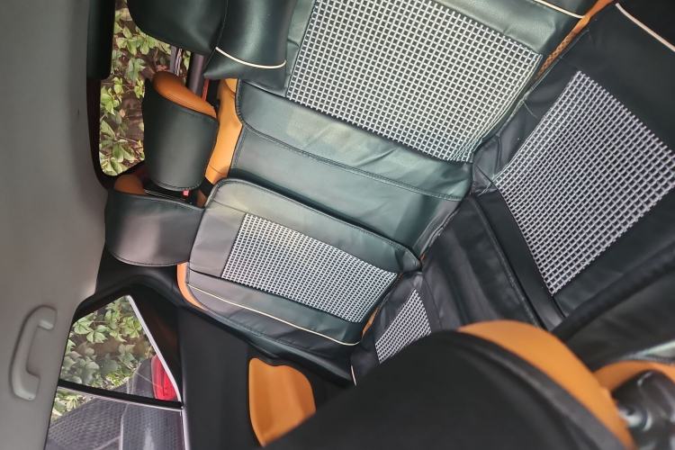 Used Nissan Kicks 2018 1.5L CVT Smart Connect Luxury Edition Interior 2