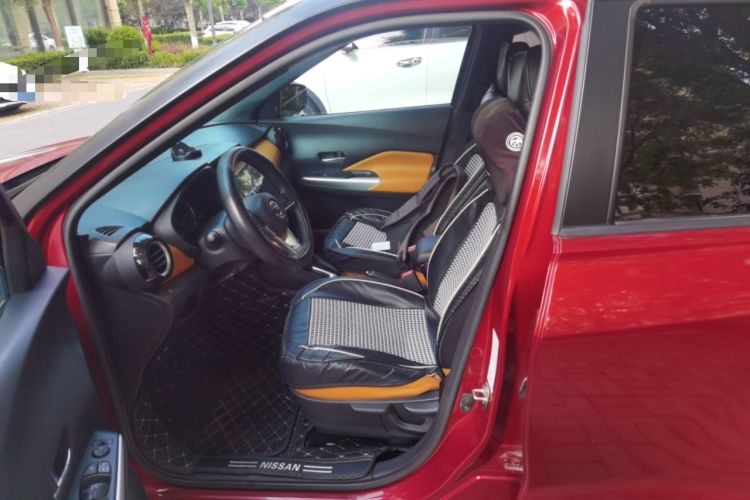 Used Nissan Kicks 2018 1.5L CVT Smart Connect Luxury Edition Left Front Seat