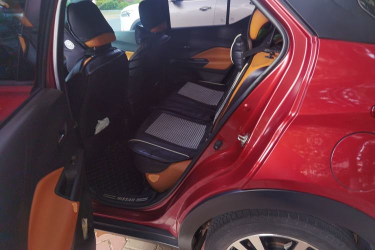 Used Nissan Kicks 2018 1.5L CVT Smart Connect Luxury Edition Left Rear Seat