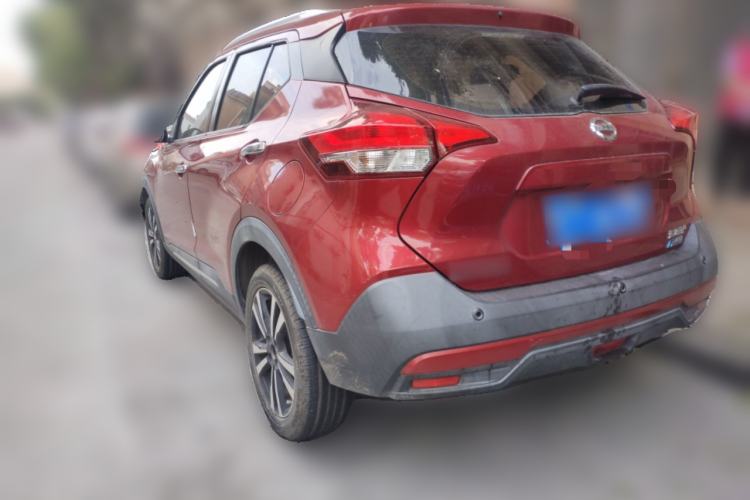 Used Nissan Kicks 2018 1.5L CVT Smart Connect Luxury Edition Rear Left 45 Deg