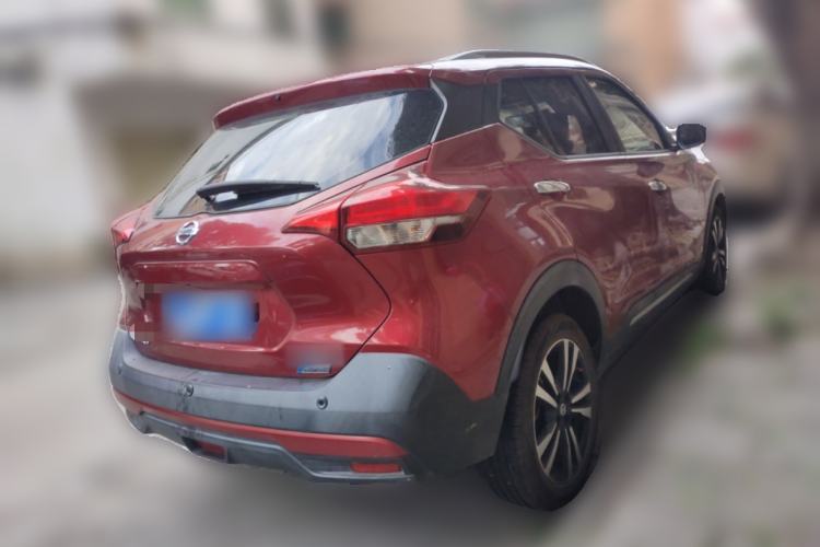 Used Nissan Kicks 2018 1.5L CVT Smart Connect Luxury Edition Rear Right 45 Deg