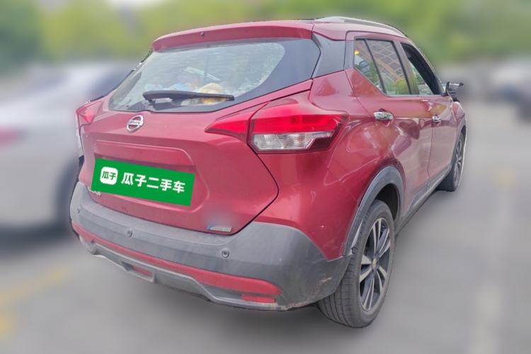 Used Nissan Kicks 2018 1.5L CVT Smart Connect Luxury Edition Rear Right 45 Deg