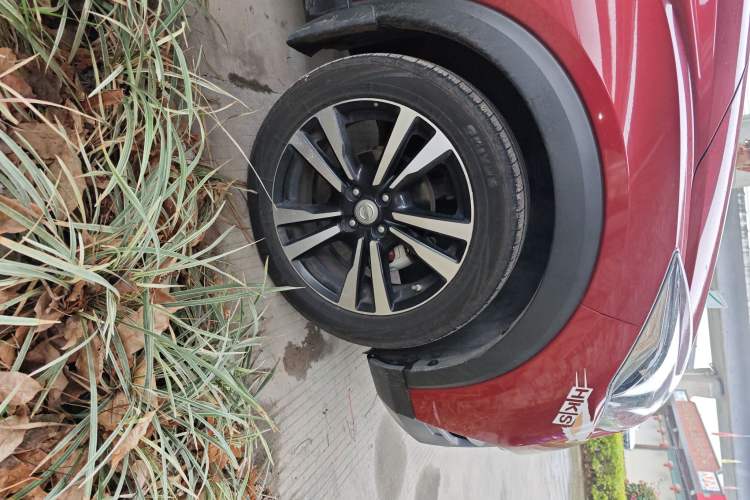 Used Nissan Kicks 2018 1.5L CVT Smart Connect Luxury Edition Right Front Wheel Hub
