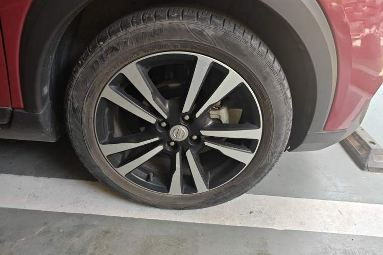 Used Nissan Kicks 2018 1.5L CVT Smart Connect Deluxe Edition Right Front Wheel Hub