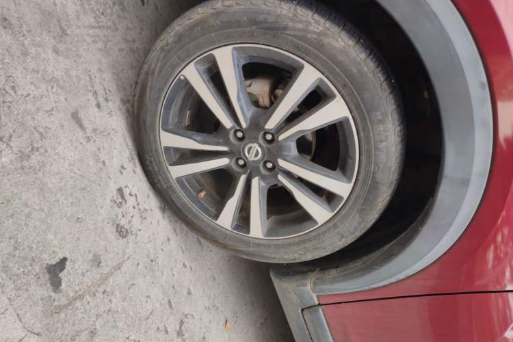 Used Nissan Kicks 2018 1.5L CVT Smart Connect Luxury Edition Right Front Wheel Hub