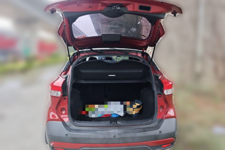 Used Nissan Kicks 2018 1.5L CVT Smart Connect Luxury Edition Trunk
