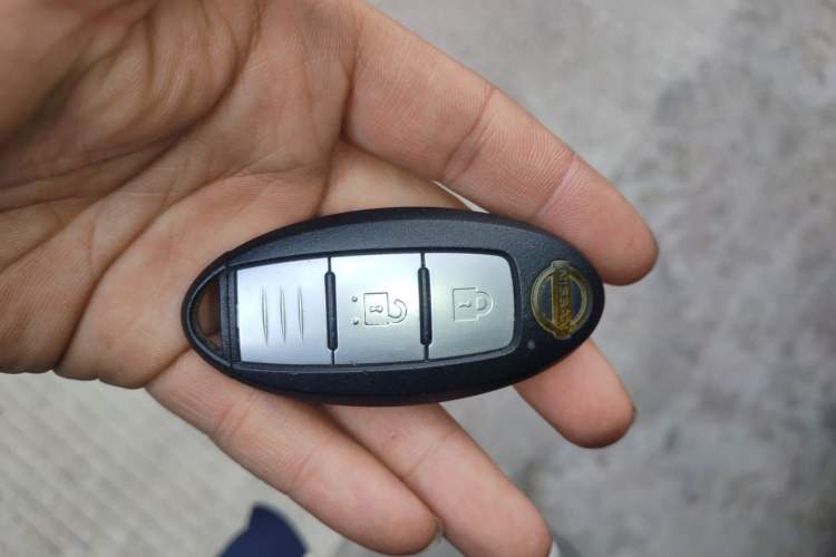 Used Nissan Kicks 2018 1.5L CVT Smart Connect Luxury Edition Vehicle Key