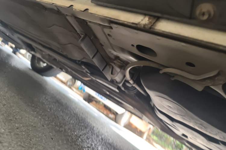 Used Nissan Kicks 2018 1.5L CVT Smart Connect Luxury Edition Chassis Rear Left