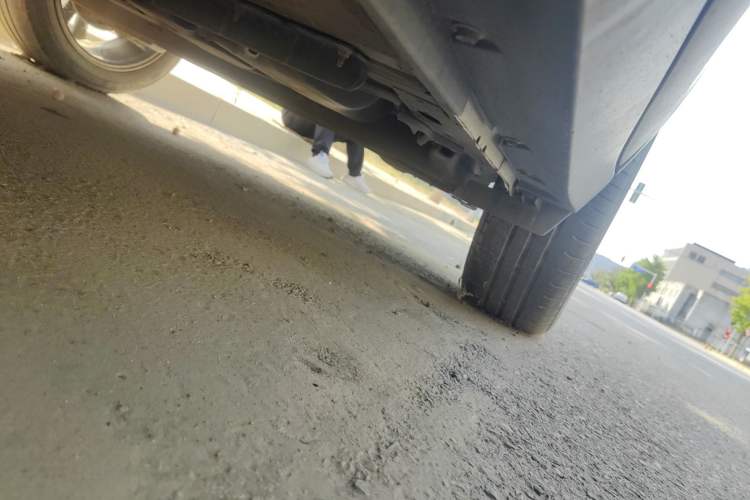 Used Nissan Kicks 2018 1.5L CVT Smart Connect Luxury Edition Chassis Rear Left
