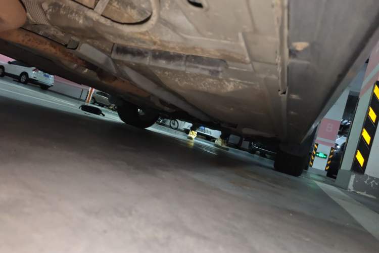 Used Nissan Kicks 2018 1.5L CVT Smart Connect Luxury Edition Chassis Rear Right