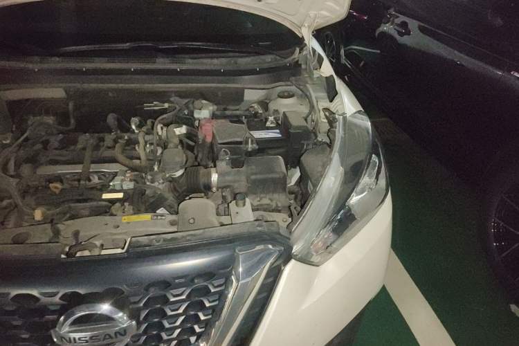 Used Nissan Kicks 2018 1.5L CVT Smart Connect Luxury Edition Engine Bay Left