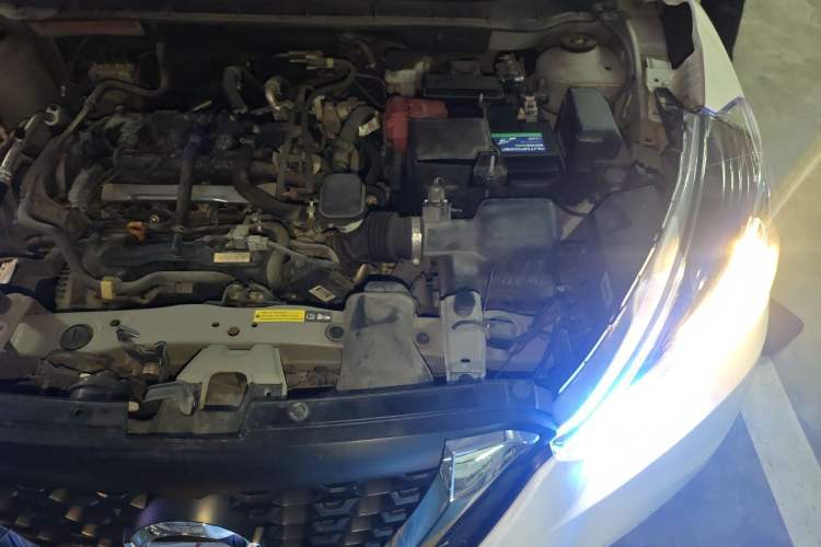 Used Nissan Kicks 2018 1.5L CVT Smart Connect Luxury Edition Engine Bay Left