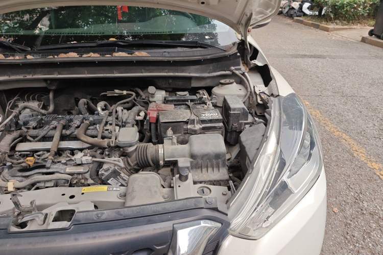 Used Nissan Kicks 2018 1.5L CVT Smart Connect Luxury Edition Engine Bay Left