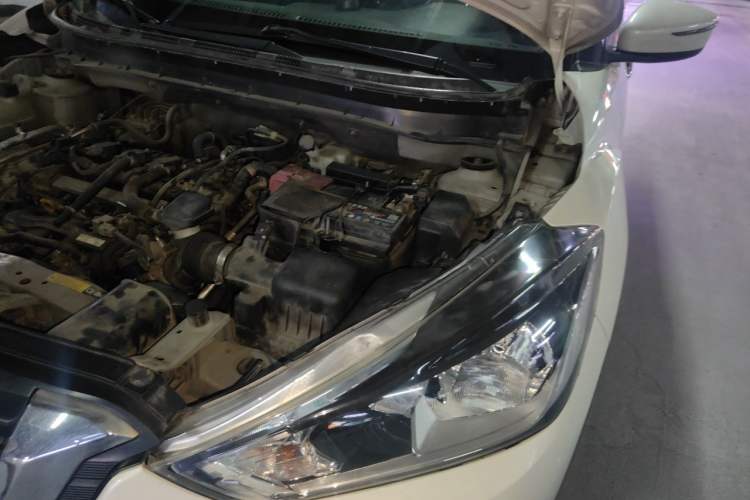 Used Nissan Kicks 2018 1.5L CVT Smart Connect Luxury Edition Engine Bay Left