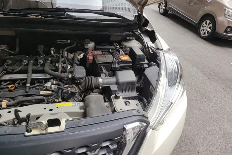 Used Nissan Kicks 2018 1.5L CVT Smart Connect Luxury Edition Engine Bay Left