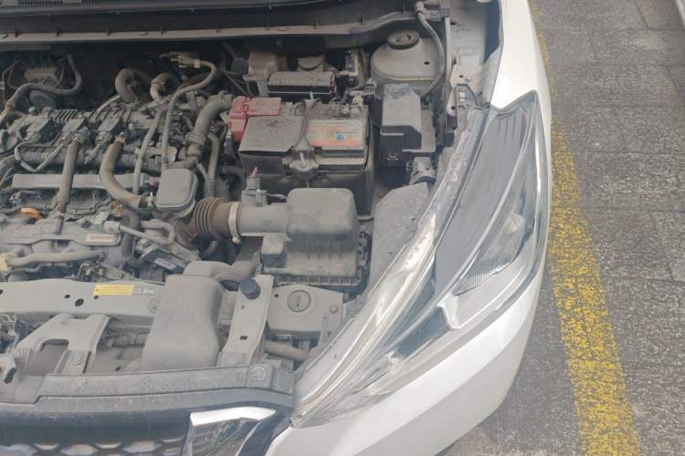Used Nissan Kicks 2018 1.5L CVT Smart Connect Luxury Edition Engine Bay Left