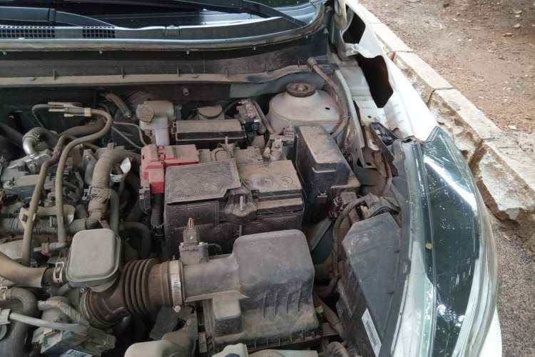 Used Nissan Kicks 2018 1.5L CVT Smart Connect Luxury Edition Engine Bay Left