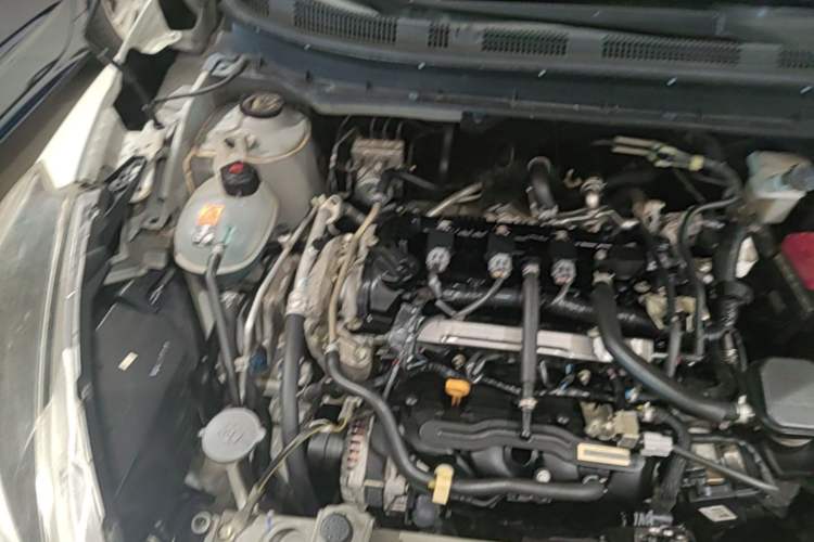 Used Nissan Kicks 2018 1.5L CVT Smart Connect Luxury Edition Engine Bay Right