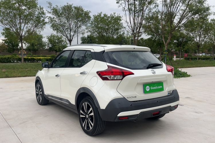 Used Nissan Kicks 2018 1.5L CVT Smart Connect Luxury Edition Exterior 14