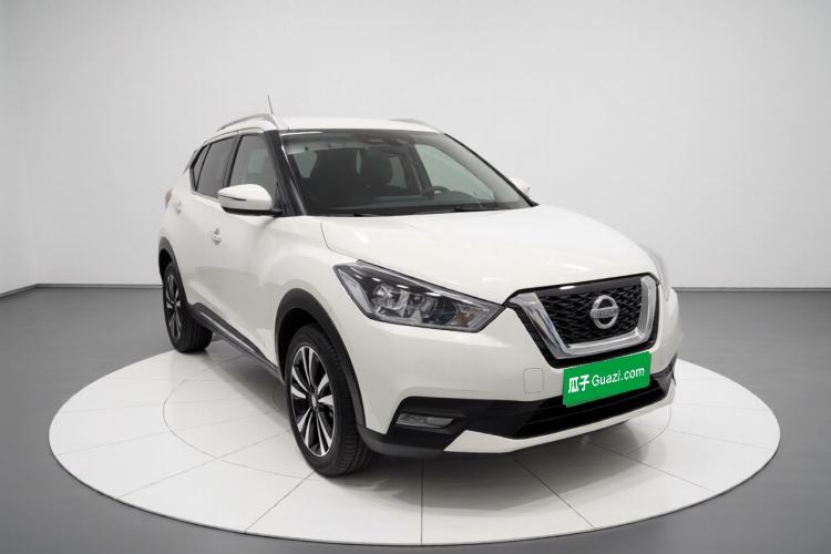 Used Nissan Kicks 2018 1.5L CVT Smart Connect Luxury Edition Exterior 2