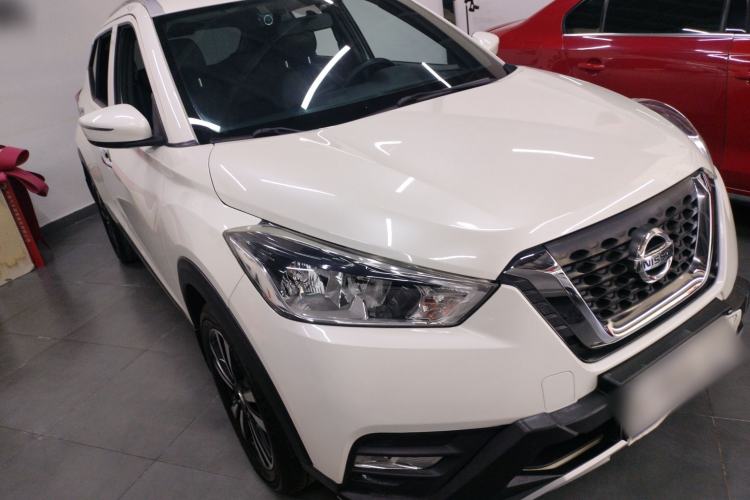 Used Nissan Kicks 2018 1.5L CVT Smart Connect Luxury Edition Exterior 2