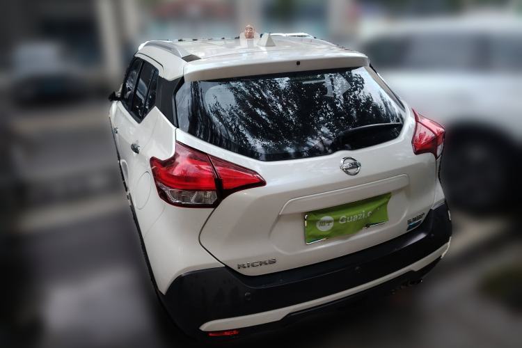 Used Nissan Kicks 2018 1.5L CVT Smart Connect Luxury Edition Exterior 3