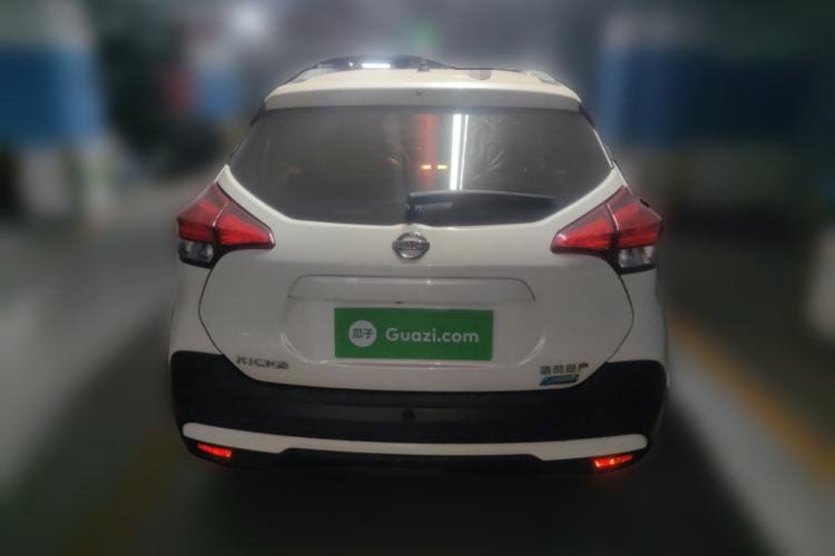 Used Nissan Kicks 2018 1.5L CVT Smart Connect Luxury Edition Exterior 4