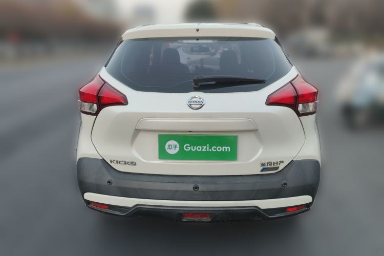 Used Nissan Kicks 2018 1.5L CVT Smart Connect Luxury Edition Exterior 4