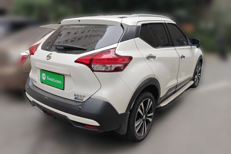 Used Nissan Kicks 2018 1.5L CVT Smart Connect Luxury Edition Exterior 5