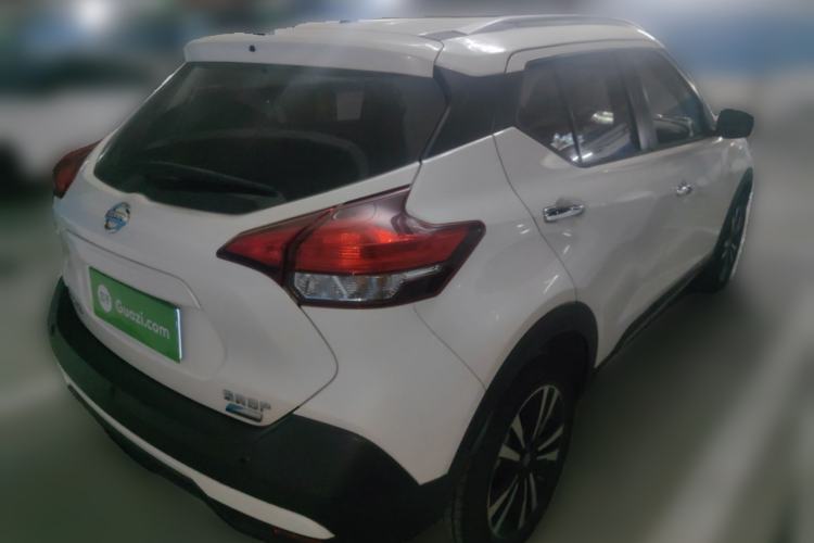 Used Nissan Kicks 2018 1.5L CVT Smart Connect Luxury Edition Exterior 5