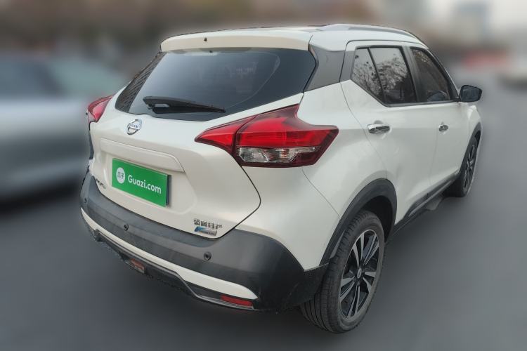 Used Nissan Kicks 2018 1.5L CVT Smart Connect Luxury Edition Exterior 5