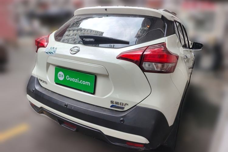 Used Nissan Kicks 2018 1.5L CVT Smart Connect Luxury Edition Exterior 5