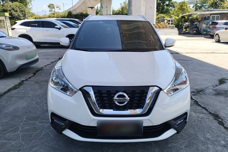 Used Nissan Kicks 2018 1.5L CVT Smart Connect Luxury Edition Front