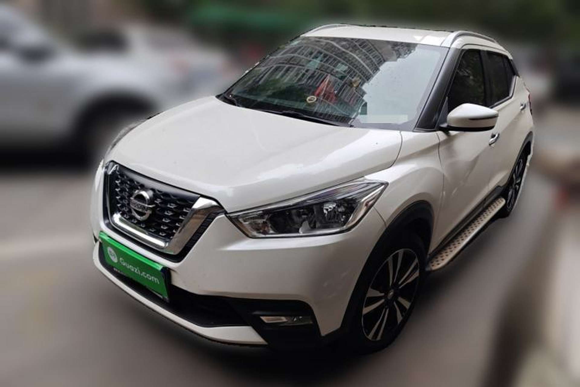 Used Nissan Kicks 2018 1.5L CVT Smart Connect Luxury Edition Front Left 45 Deg