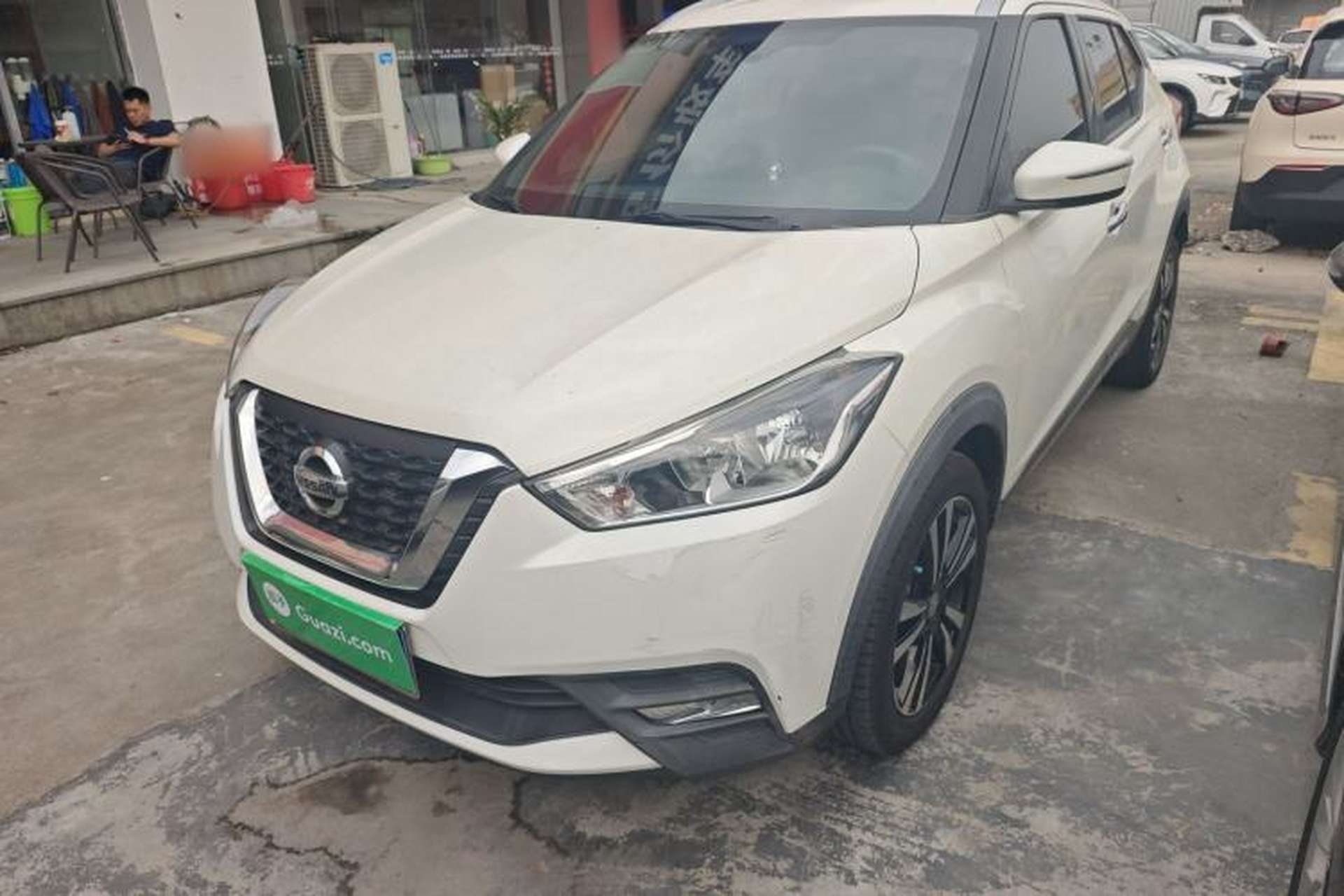 Used Nissan Kicks 2018 1.5L CVT Smart Connect Luxury Edition Front Left 45 Deg