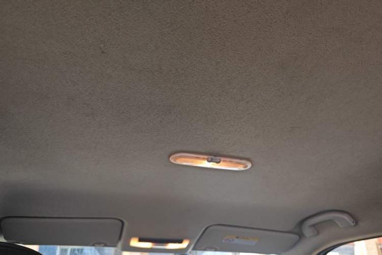 Used Nissan Kicks 2018 1.5L CVT Smart Connect Luxury Edition Headliner