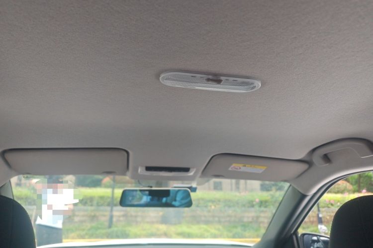 Used Nissan Kicks 2018 1.5L CVT Smart Connect Luxury Edition Headliner