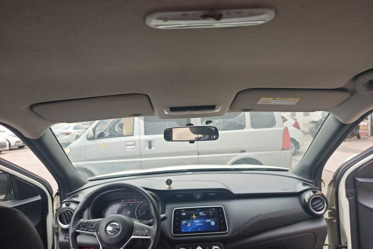 Used Nissan Kicks 2018 1.5L CVT Smart Connect Luxury Edition Headliner