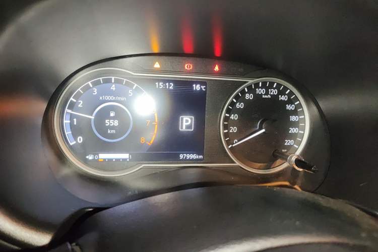 Used Nissan Kicks 2018 1.5L CVT Smart Connect Luxury Edition Instrument Cluster