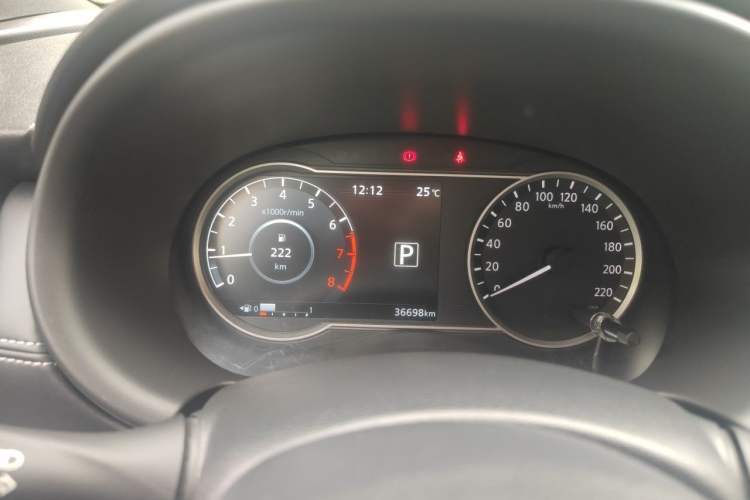 Used Nissan Kicks 2018 1.5L CVT Smart Connect Luxury Edition Instrument Cluster